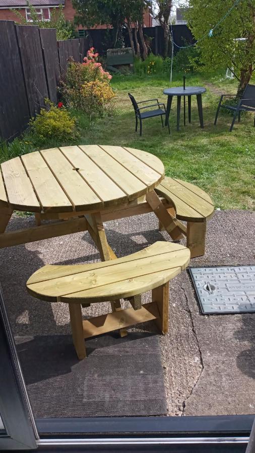 Summerhill, Wrexham - Key Worker Friendly מראה חיצוני תמונה