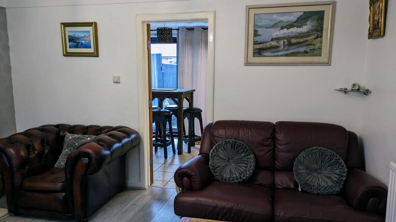 Summerhill, Wrexham - Key Worker Friendly מראה חיצוני תמונה