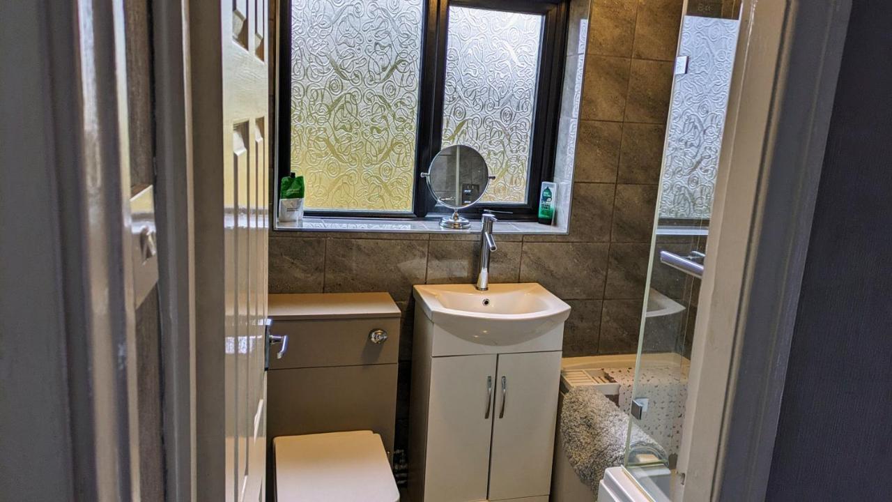 Summerhill, Wrexham - Key Worker Friendly מראה חיצוני תמונה