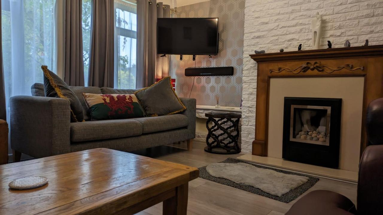 Summerhill, Wrexham - Key Worker Friendly מראה חיצוני תמונה